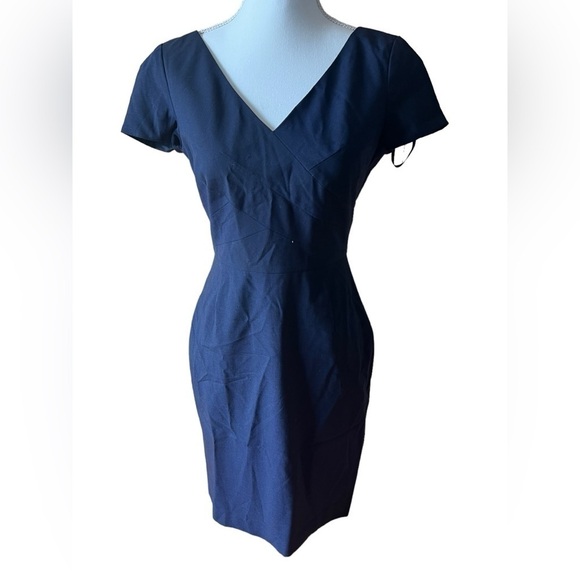 Banana Republic Navy Blue Short Sleeve Sheath Dress Size 4 Wool Blend - Picture 1 of 6